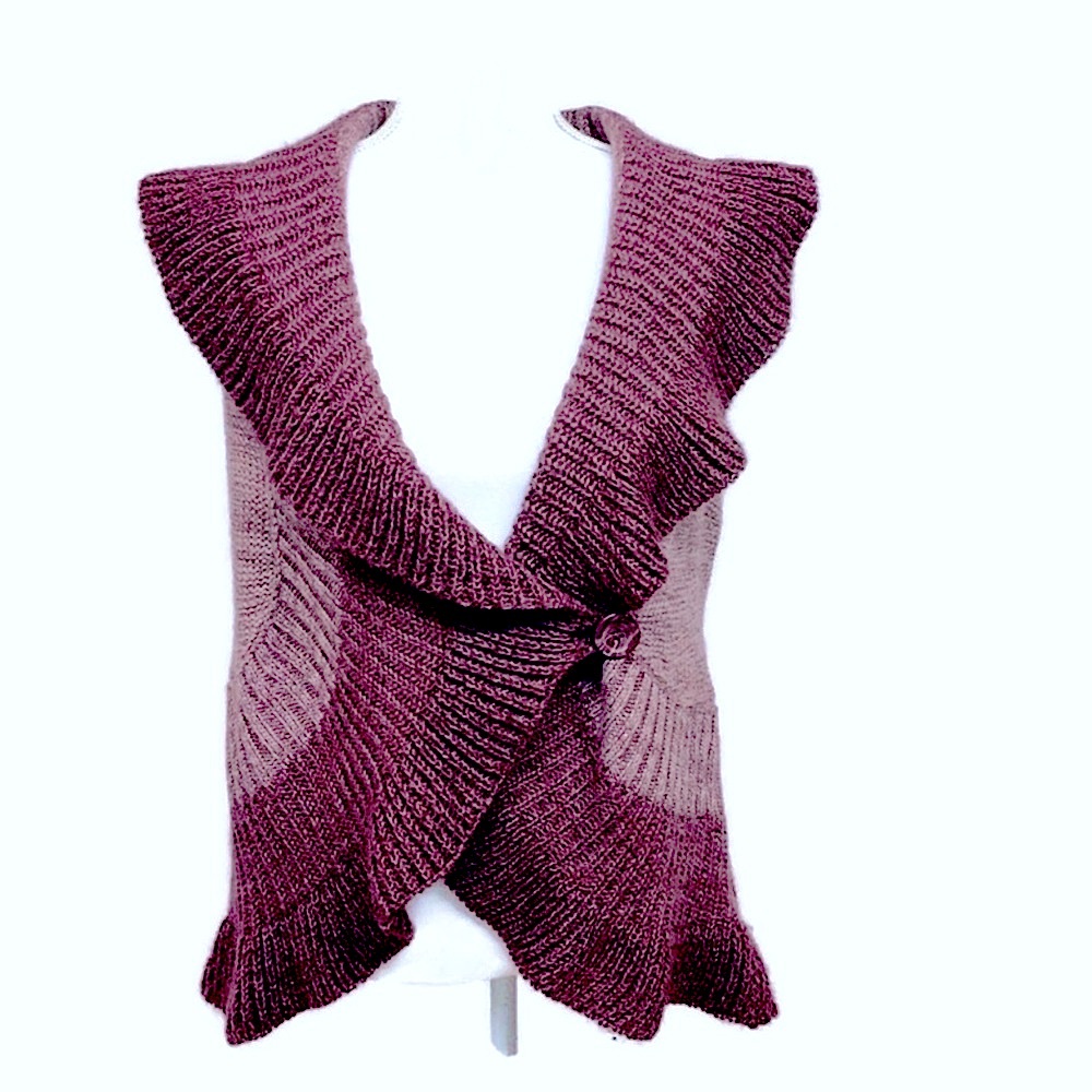 5 for $25. Bandolino Ruffled Sweater Vest size PM
